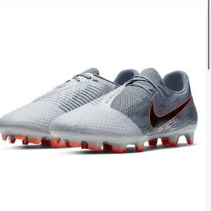 Nike Phantom Venom Soccer Cleats